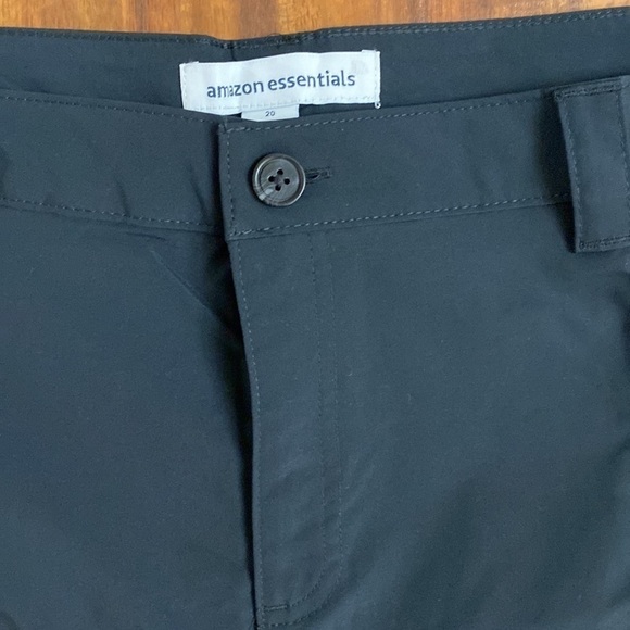 Amazon Essentials Women’s Shorts Size 20 NWT - Picture 3 of 10